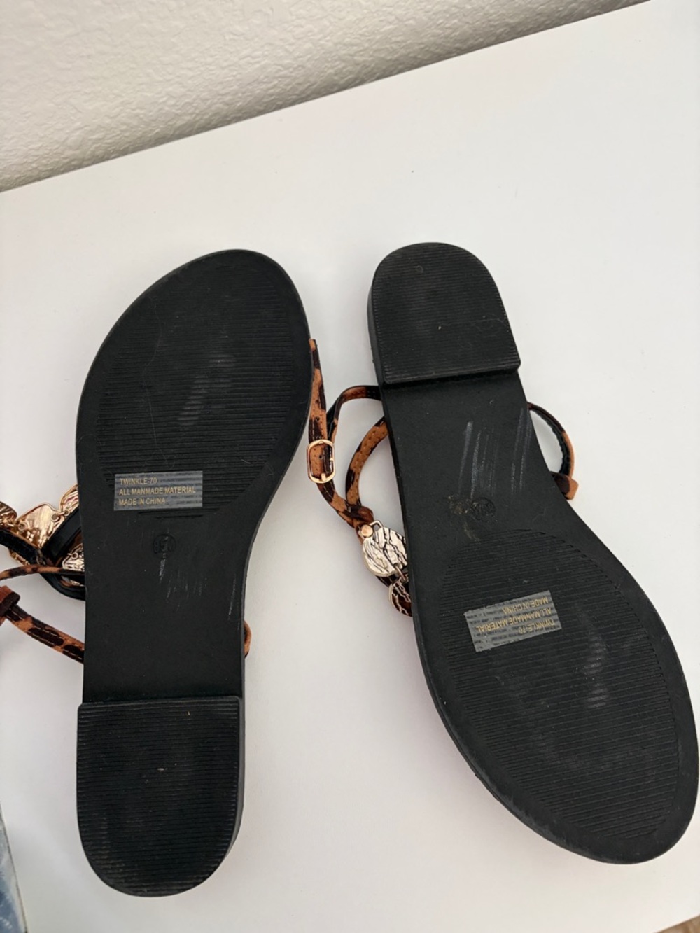 Leopard Print Thong Sandals with Gold Accents - Picture 4 of 4